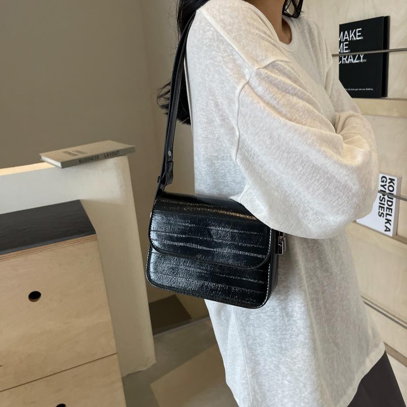 Popular bag women's new fashion oblique span bag shoulder bag texture small square bag