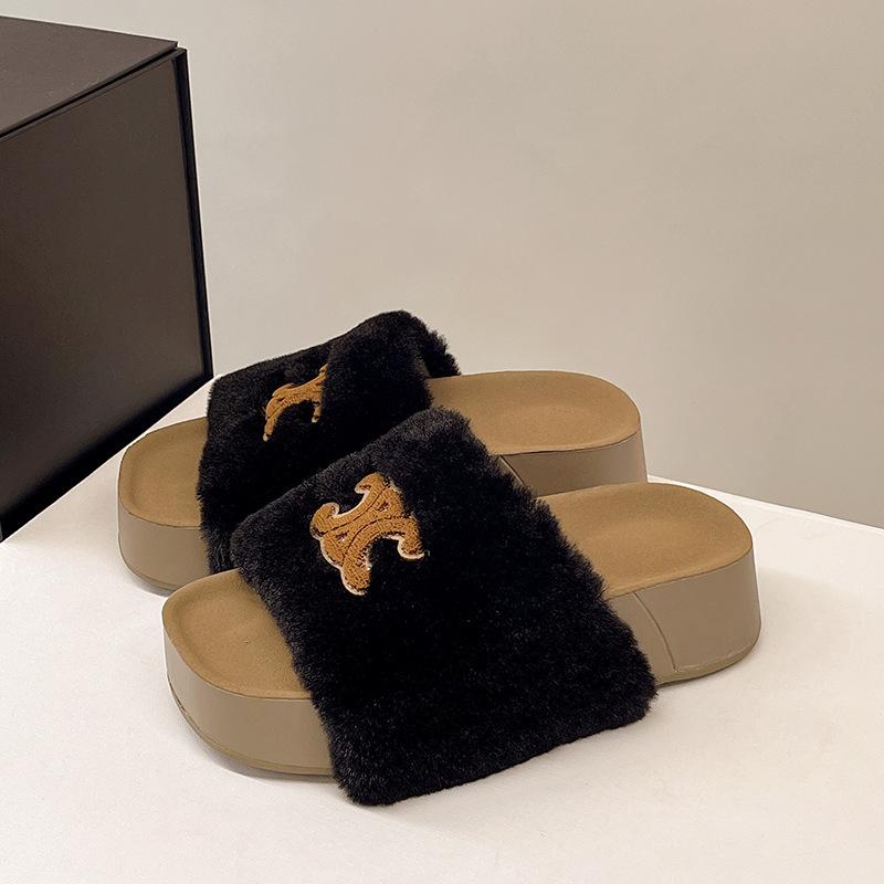 Thick-bottomed one-character slippers for women in autumn and winter 2025, new Korean version of fashion versatile outer slippers for women