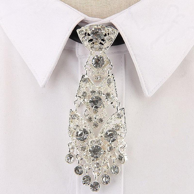 

Small Tie with Colored Diamonds and Metal On White Stylish Necktie for Men Women Fashion Accessories Party Wedding Formal Business Elegant Gift One Size білий
