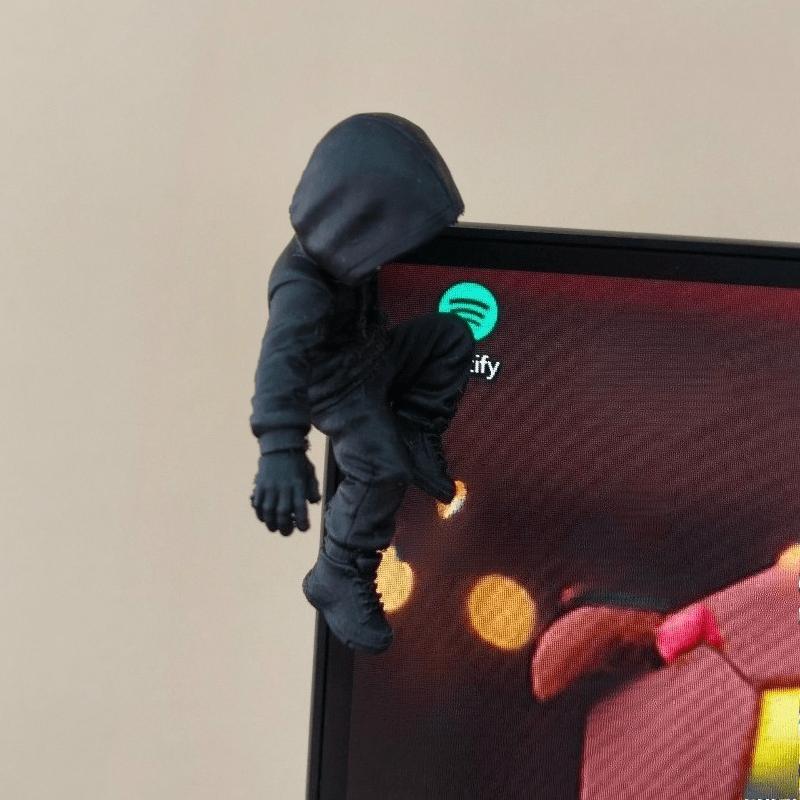 Climb Hoodie Alien Mini-Statue 3D-Druck Kletterfigur für Monitor-Oberseite Dekoration Seltsame Neuheit Schreibtischkante Gaming-Raum Dekor Geschenke