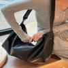 Autumn and winter new bags women's new products versatile shoulder messenger bag large capacity students commuting in class armpit tote bag