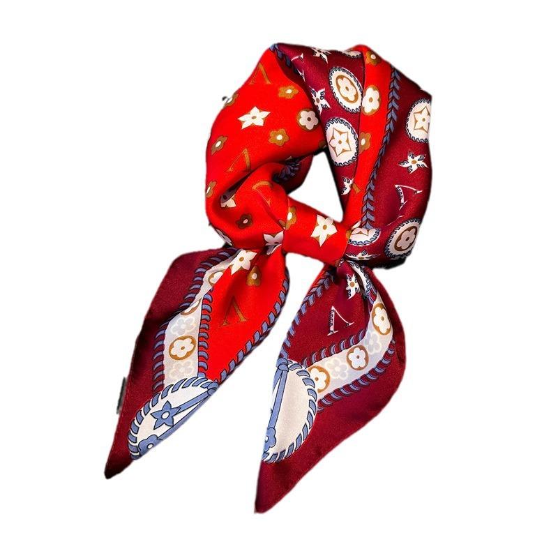 Retro Style Niche Small Square Scarf Simulation Silk Silk Scarf Headscarf Women'S Spring And Summer Scarf Printed Neck Protection Scarf Scarf