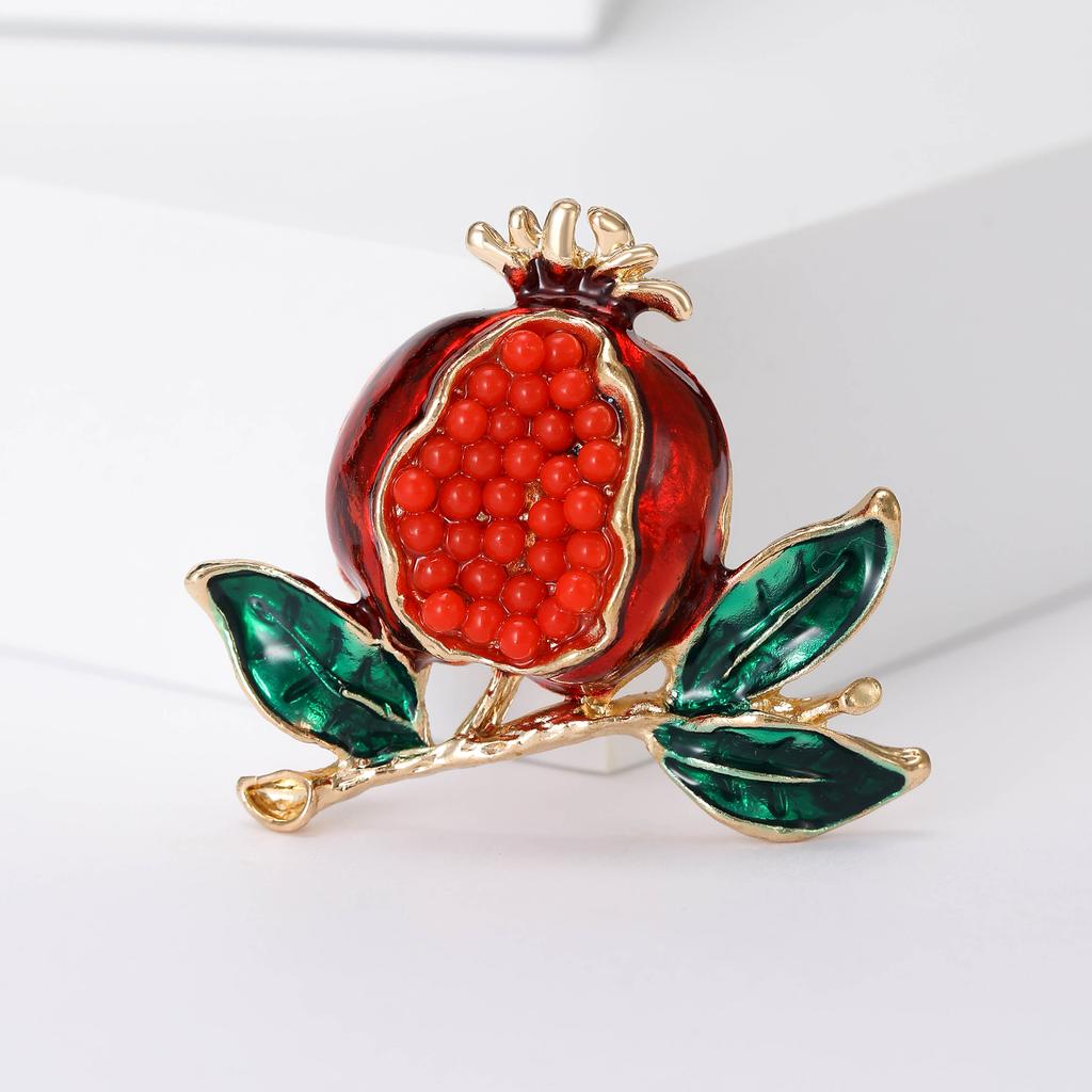 Luxury Rhinestone Pomegranate Brooches for Women Unisex Enamel Fruit Pins Office Party Friend Fashion Gifts Jewelry Accessories