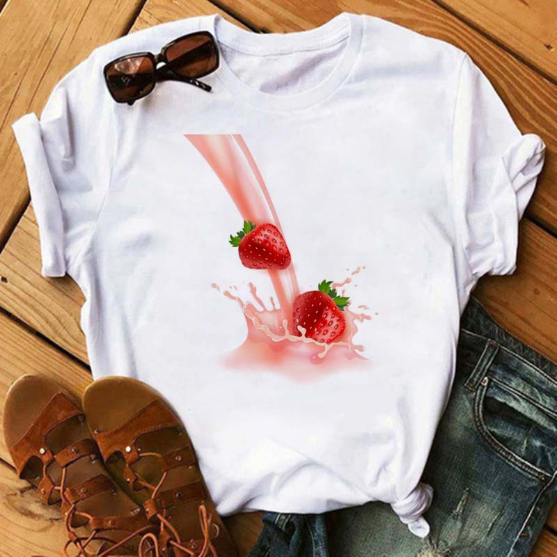Maycaur Nové Kawaii Dámské Topy s Potiskem Ovoce Jahody Ležérní Dámské Krátkorukávové Streetwear Černé Trička Oversized s Kulatým Výstřihem