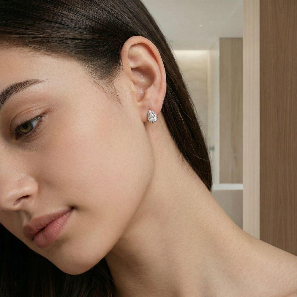 Pear Teardrop Stud Earrings Mini Ear Buckle Elegant Fashion Water Drop Zircon Hoop Earrings Girls
