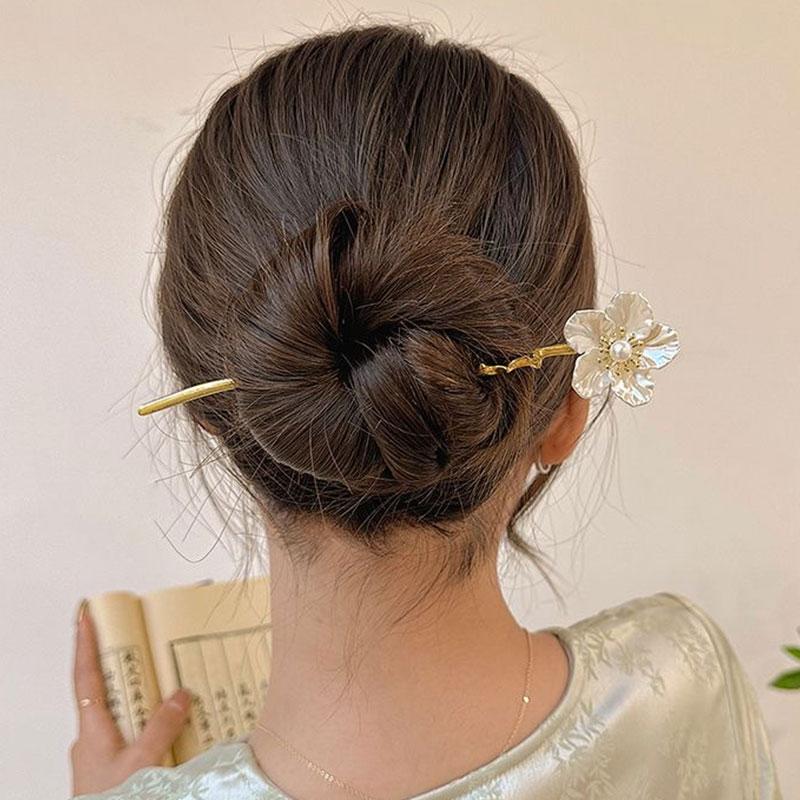 2026 Chinese Style White Flower Pearl Tassel Hair Sticks Hairpin Vintage Metal Hair Chopsticks Hanfu Hair Accessories
