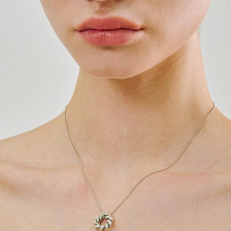 

JYDDM 925 Twisted Circle Necklace 40cm