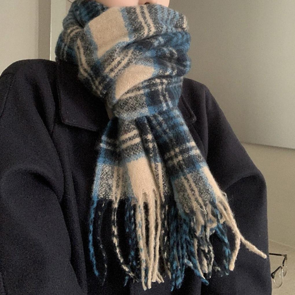 KARRA Wide Fringe Check Muffler_A4W0874