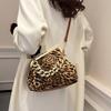 Damska torba na ramię w panterkę Stylowa torba crossbody z PU Gruba łańcuszkowa torba na ramię dla kobiet Niszowa moda Łańcuszkowa torba crossbody na wieczór