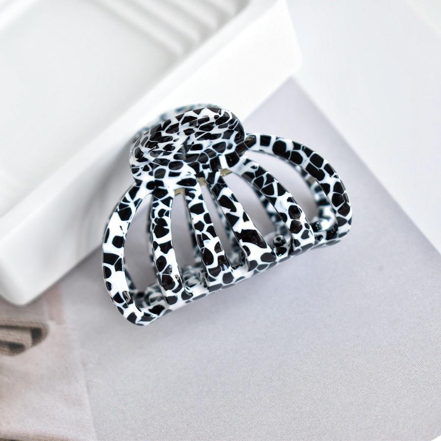 5.5cm Hollow Out Hair Claw Clip Crab Clamps Women Girls Ponytail Acrylic Plastic Hair Barrettes Hairpin Fashion Hair Accessories