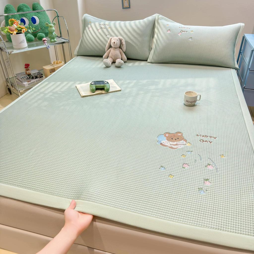 Class A Summer Cartoon Ice Bean Cooling Bed Sheet Set, Machine Washable, Breathable & Air-Conditioned, Three Pieces.