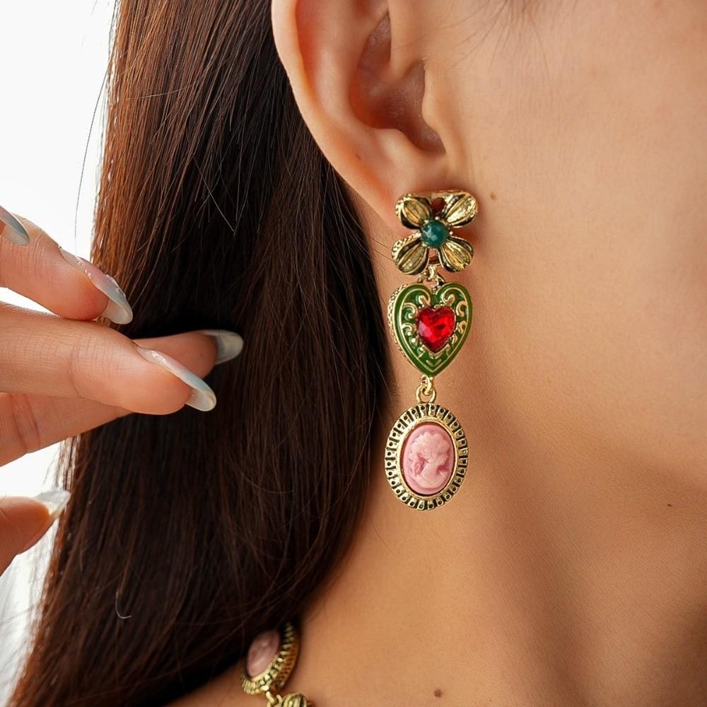 Flower and Heart Vintage Metal Necklace Court-style Bracelet Earrings Jewelry  Jewelry Accessories