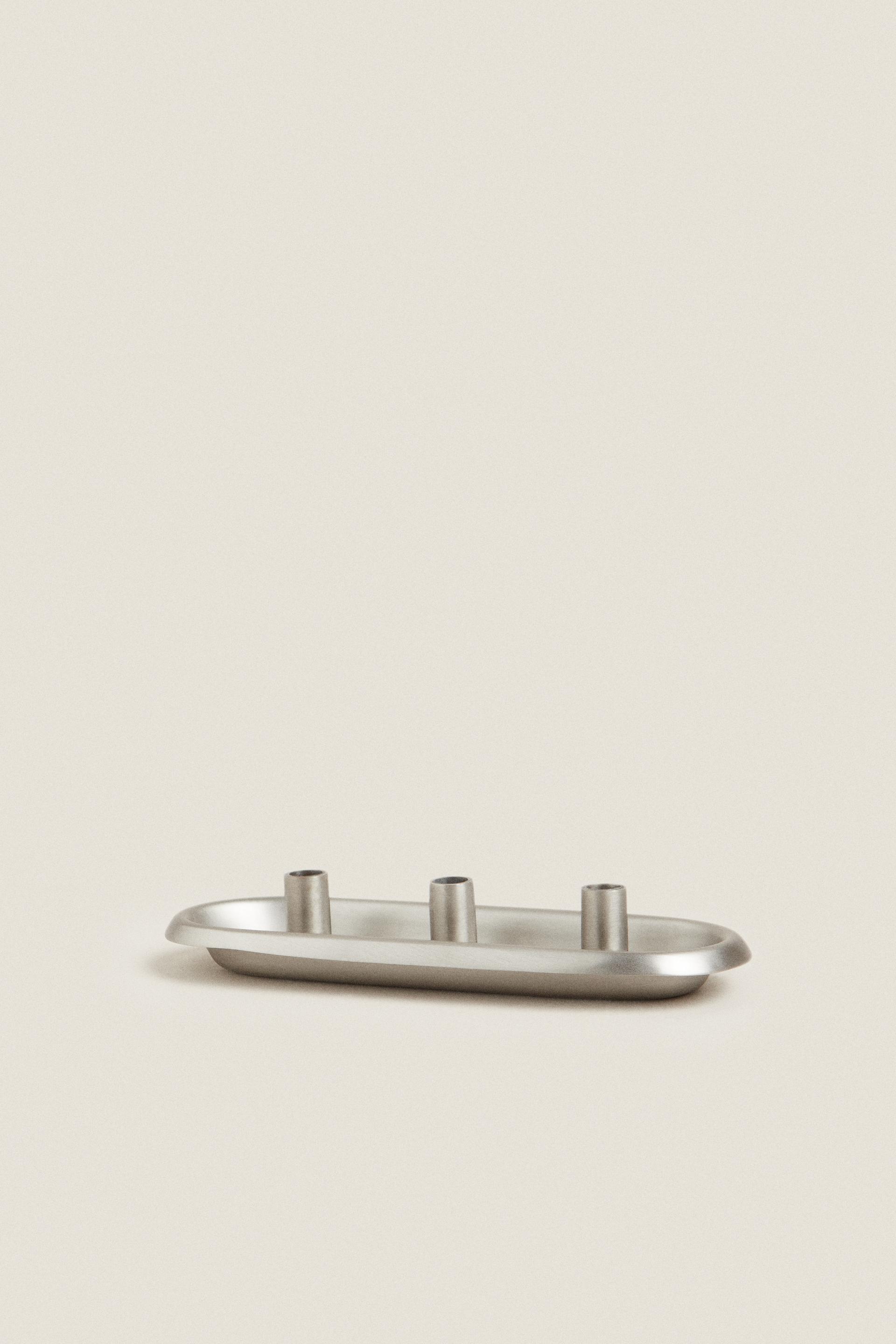 

GOLDEN TRIPLE CANDLEHOLDER
