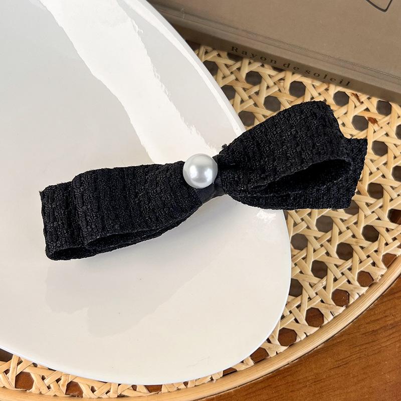 

Тканина з косинки, невеликий ароматний затискач для дзьоба качки. Свіжа заколка для волосся. Аксесуар для волосся з боковою бахромою чорний