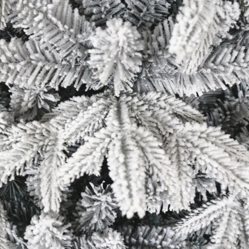 New PE Mixed Snowfall Christmas Tree with Automatic Features and Flocked Cedar Decorations