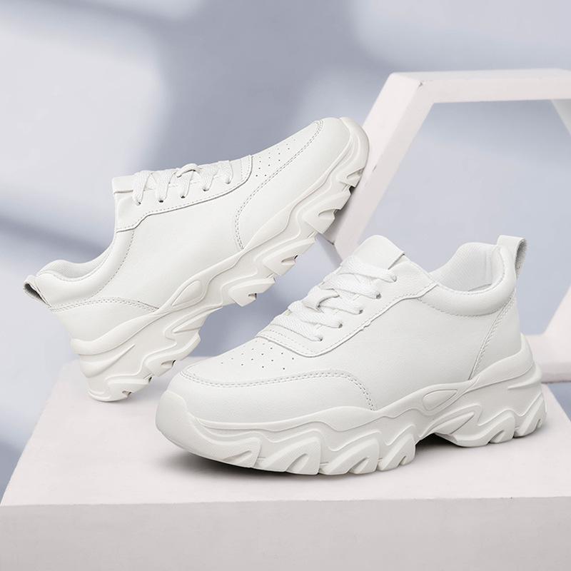 Men's Hidden Height Sports Casual White Cowhide Shoes, Low-Top, Thick Sole for Spring.