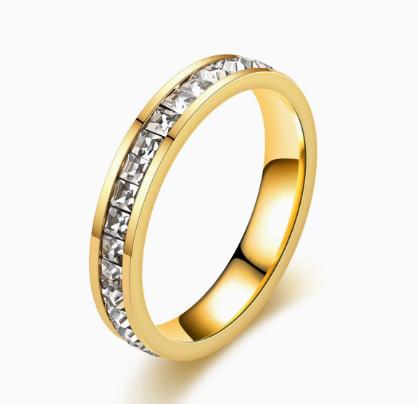 

Small square diamond ring with full diamond surround and effect, 4mm gold single One Size