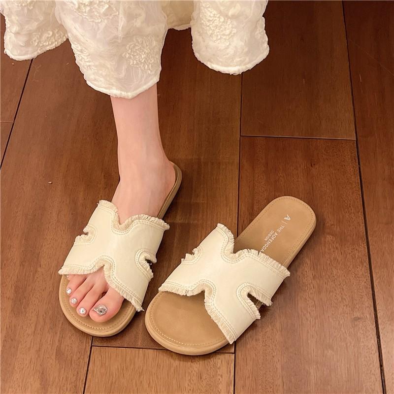 

Women s 2025 new silver leather slippers wearing cool slippers outside, beach sandals outside in summer 35