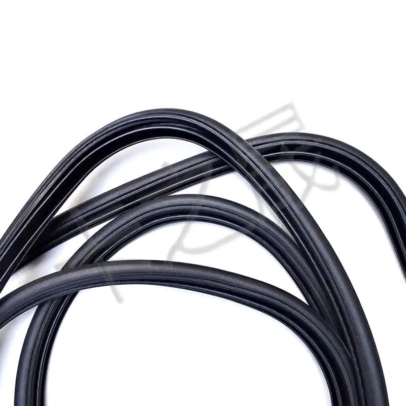 Mitsubishi Cheetah Sunroof Glass Seal Strip MR100655