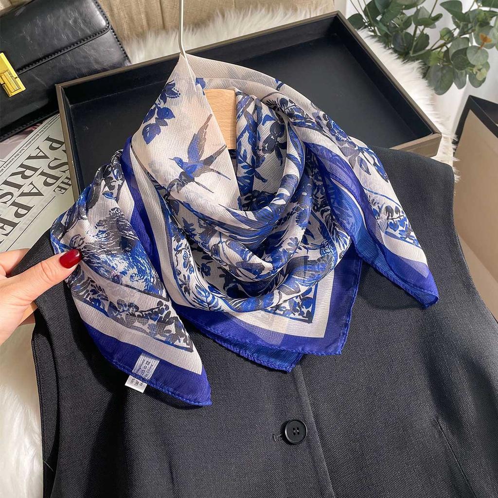 1psc Square Scarf Women‘s 70cm Soft Satin Bandanna Neck Tie Print Scarf Hijab Head Band Thin Hair Wrap Fashion Neckerchief
