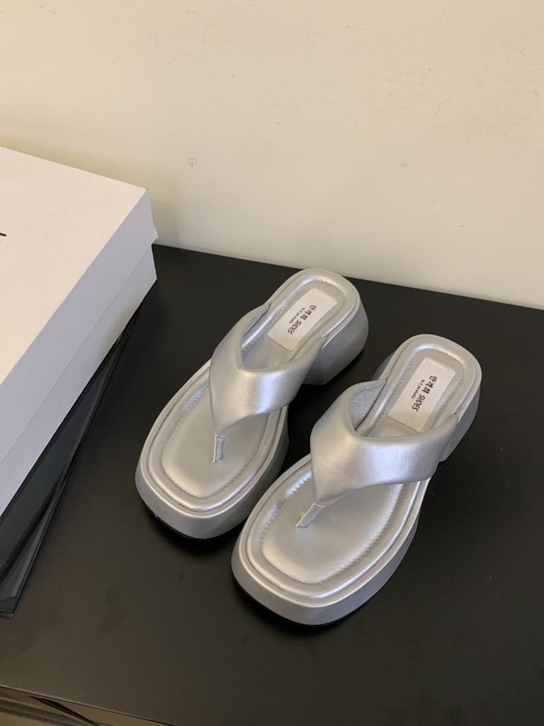 2025 Summer Fashion Thick-soled Cross-strapped Cool Slippers Women's Shoes Wear Versatile Height Increase Internet Celebrity Beach Muffin Slippers