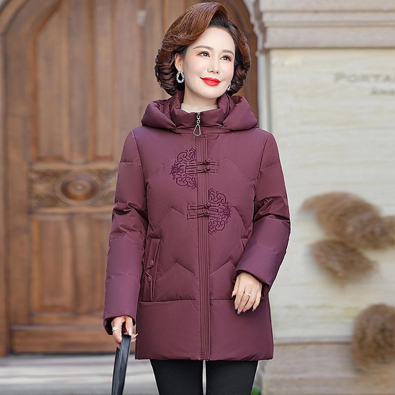New Loose Hooded Down Jacket Female Short Buckle Middle-aged and Elderly Mothers Fashion Embroidery Winter Coat.