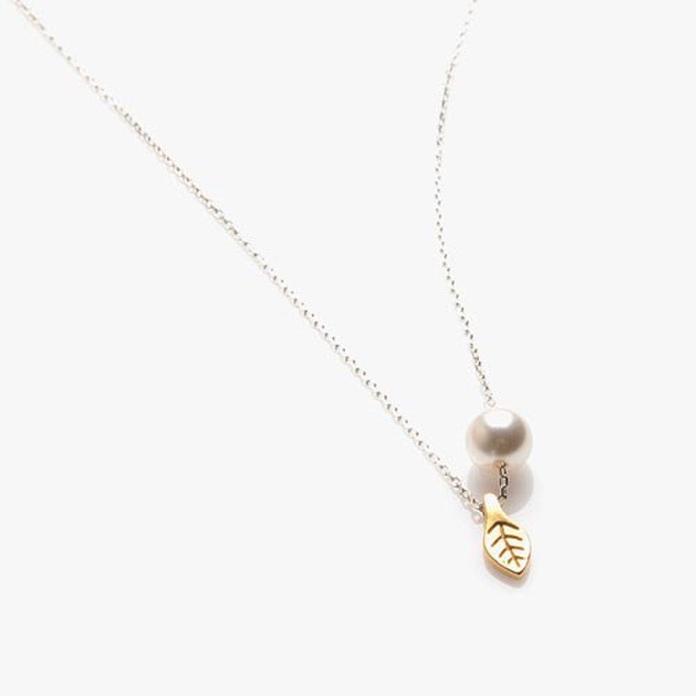 

J.Lauren 02N0519 Pearl and Gold Leaf Silver Necklace