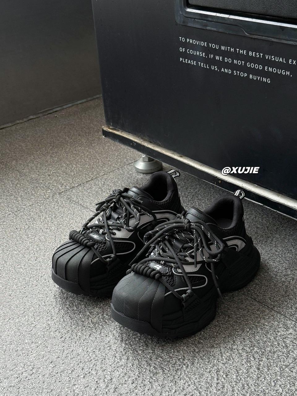 

European Station Shell Head Chain British Style Small Leather Shoes Dark Retro Round Head Muffin Bottom Solid Color Versatile Women s Single Shoes 35