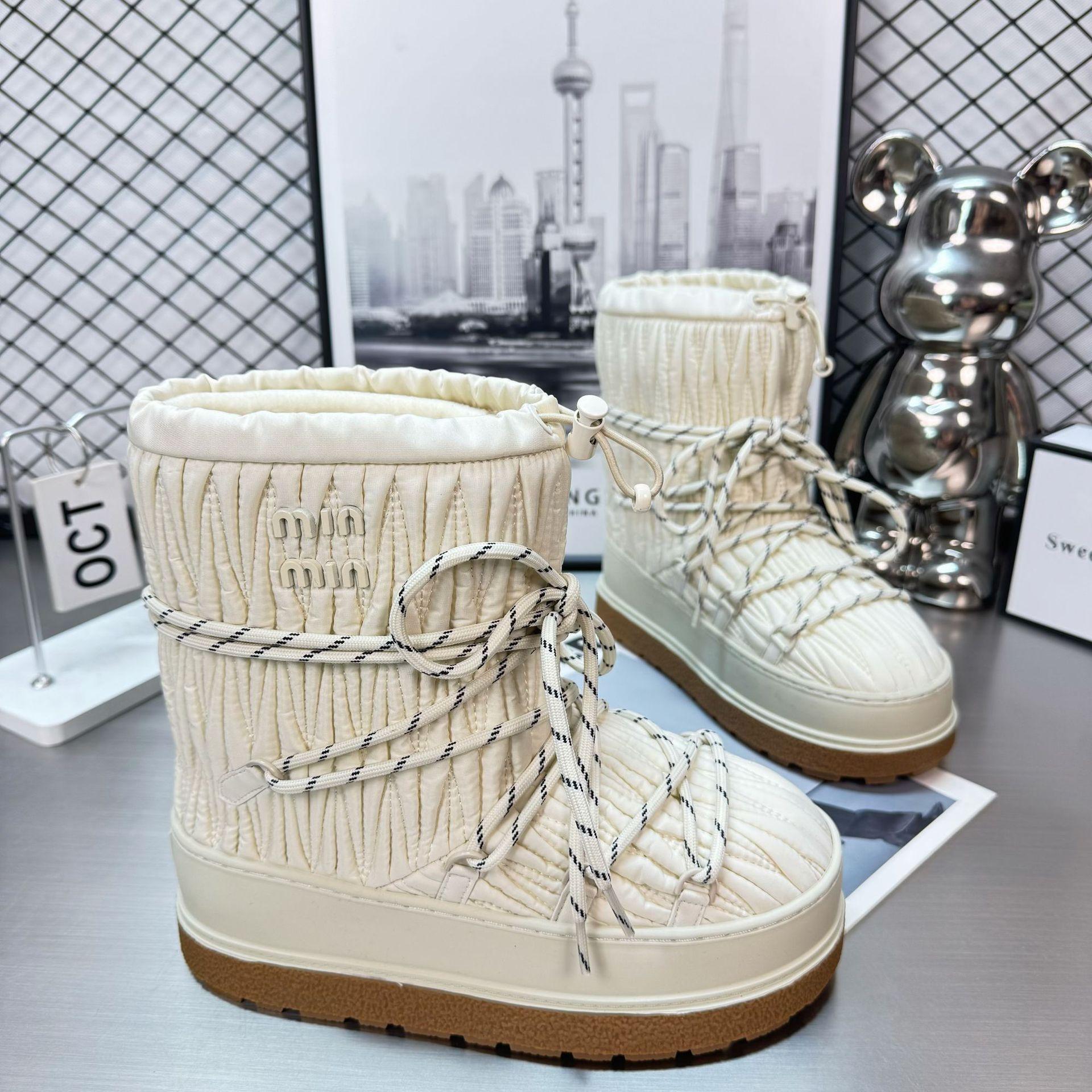 

Classic 2026 winter new imported lamb wool pleated nylon strap thick-soled medium tube ski boots snow boots cloth 40
