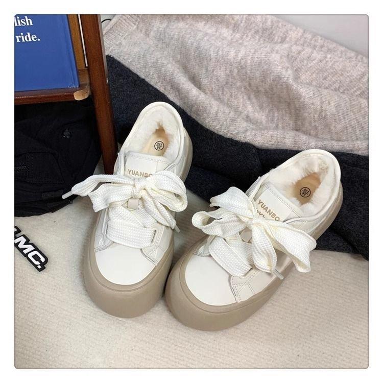 Milk fufu thick-soled big-headed bread shoes 2025 winter velvet little white shoes women's Hong Kong style street shot leather surface warm cotton 