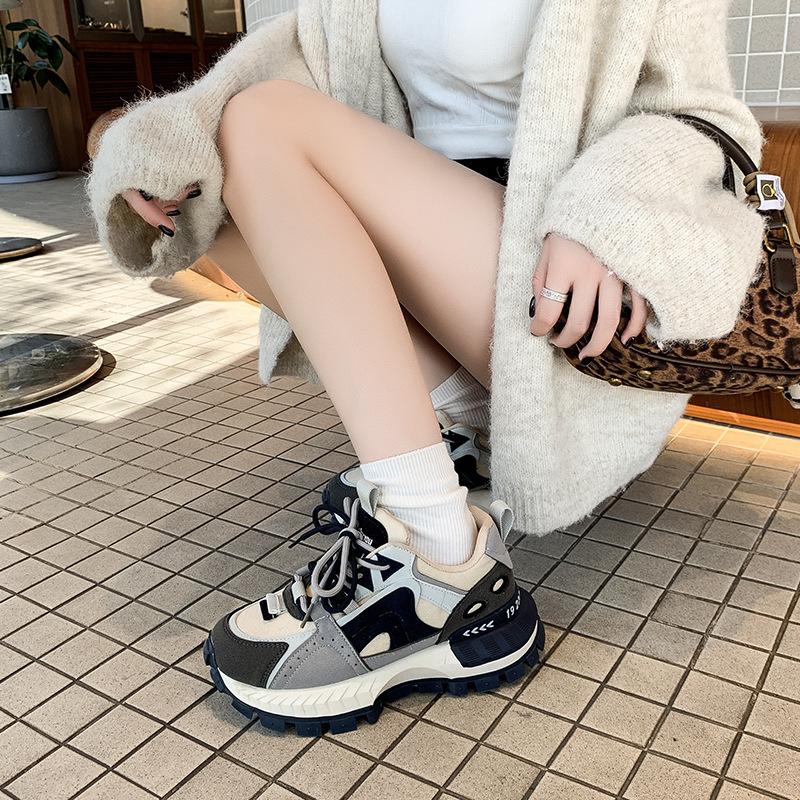 Frühling neue Retro-Plateau-Mode lässige Damen-Sportschuhe leicht atmungsaktiv bequem Laufschuhe Damen