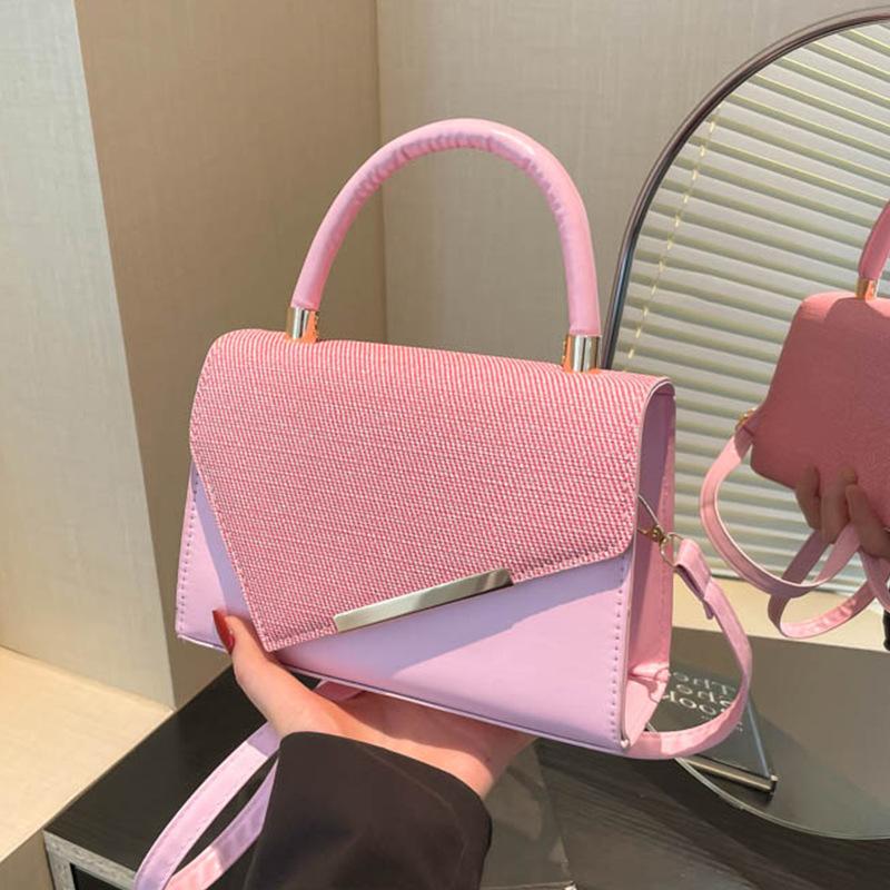

2025 spring and summer new niche design light luxury portable small square bag women s fashion shoulder bag foreign style messenger bag розовый