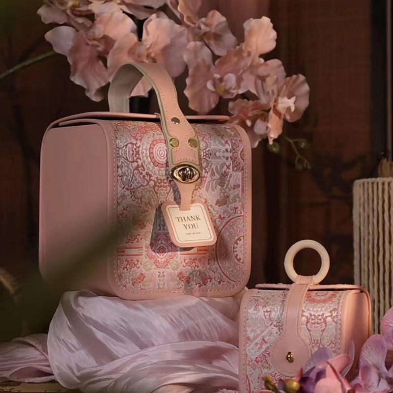 Exquisite High-end Birthday Gift Box Wedding Companion Gift Boxes Festival Party Gift Creative Hand-held Box Candy Packaging Gift Bag
