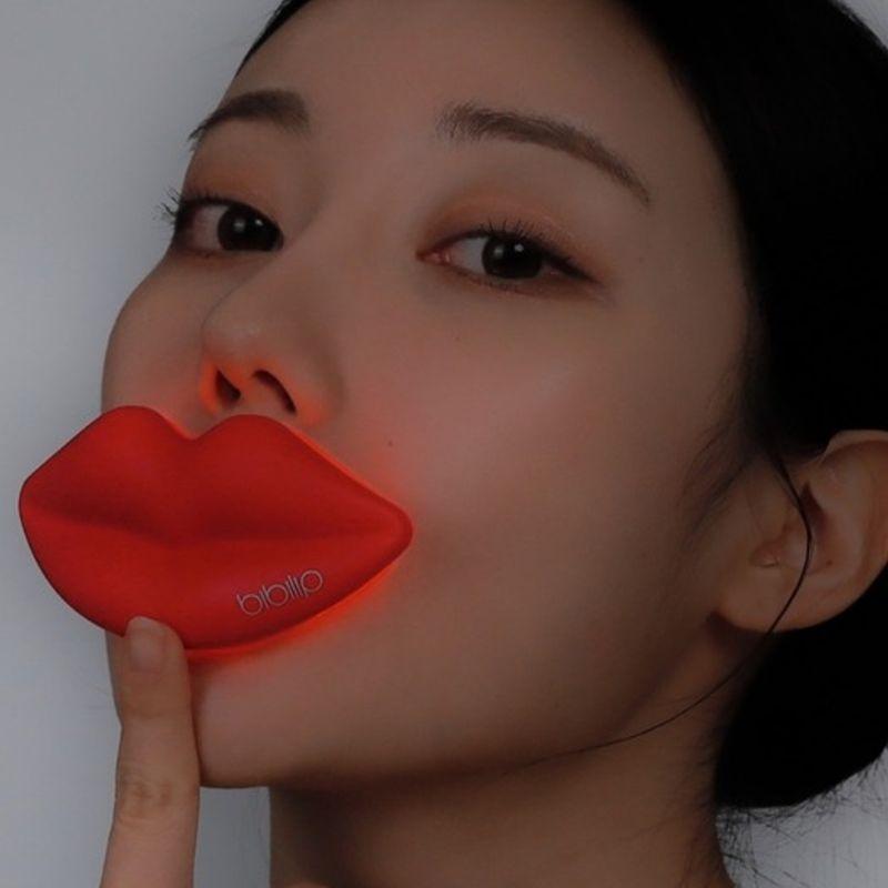 Mommycare BB Lip LED Lip Glow Lip Mask (LED lip mask + case + 2 lip balms + batteries included)