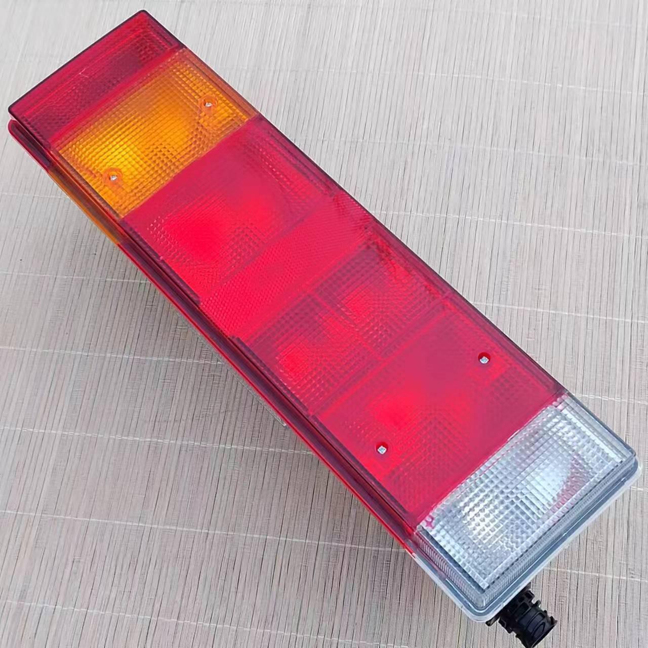 Задний фонарь в сборе для Chenglong H7/H5/M5M7: Стоп-сигналы, Поворотники, Фонари заднего хода