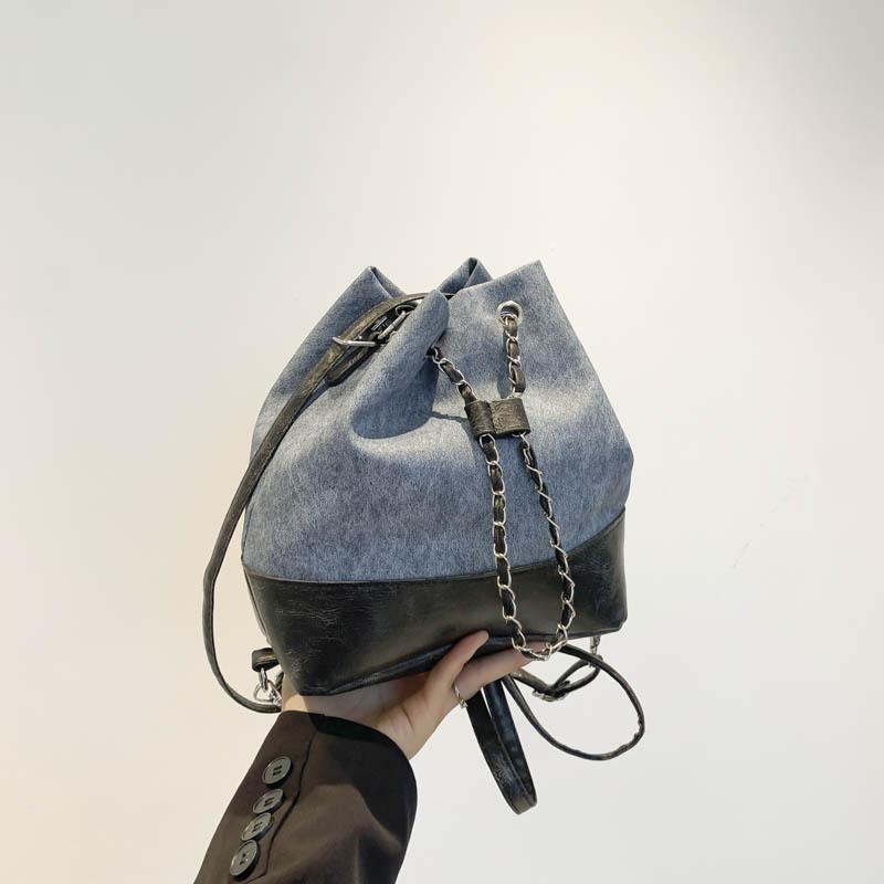 Niche Design Chain Backpack for Women Beautiful Casual Bucket Bag for Women New Style Travel Backpack