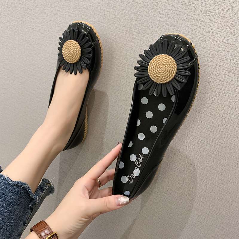 2025 Rain Shoes Women's Fashion Outer Wear Non-slip Sandals Korean Version Cute Waterproof Shoes Adult Water Shoes Shallow Single Shoes Rain Boots