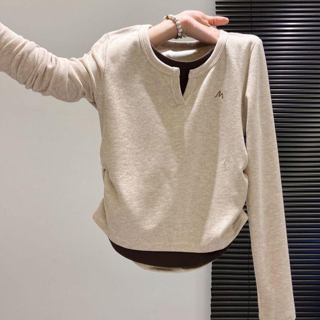 Women's Two-Tone V-Neck Long-Sleeve Slim Fit Top for Spring & Autumn