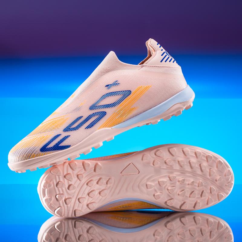 New Men's Soccer Shoes Ultralight Comfortable Adult Futsal Cleats Professional Turf Grass Sport Indoor Non-Slip Football Boots