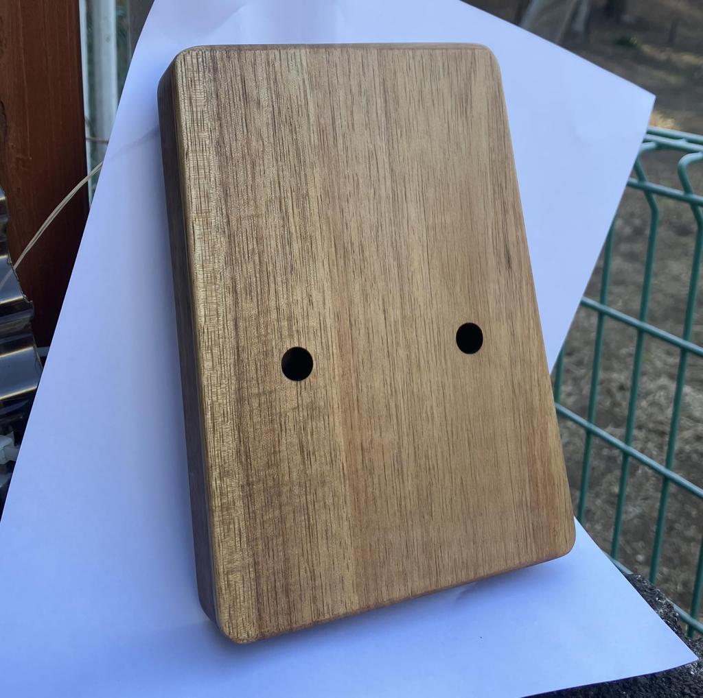 MIYINGE Low-pitched Kalimba, 1 Octave, Advanced Level, Ensemble Use, 17 Notes, with Hard Case (Deer-shaped Box)