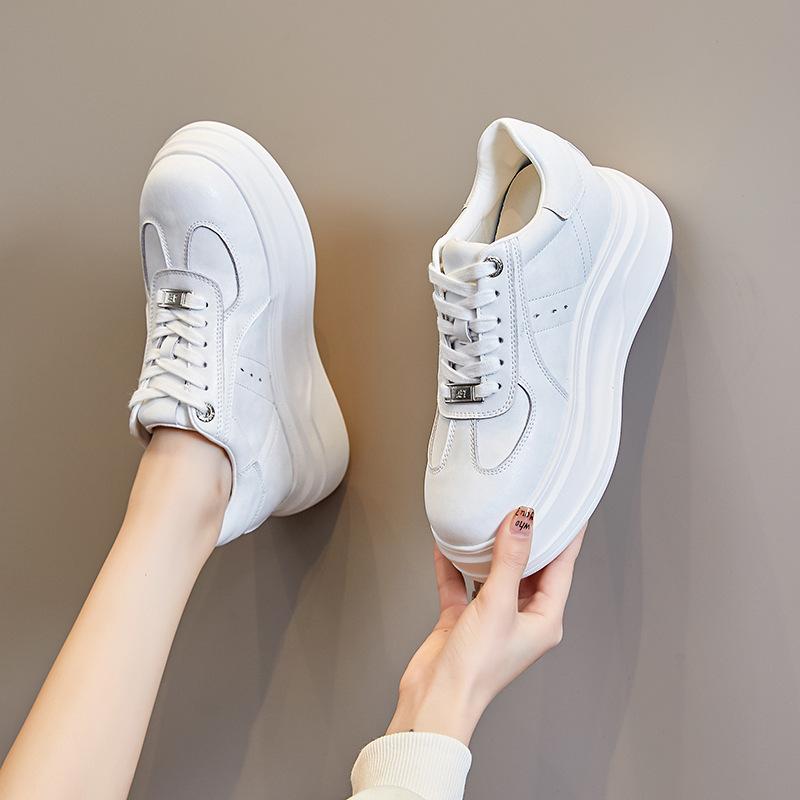 Internet celebrity live broadcast burst thick sole height increase casual sports shoes women 2025 spring new muffin lace-up white shoes women