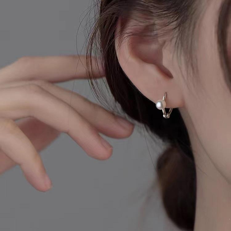 2024 New High-End Pearl Stud Earrings: 925 Sterling Silver Light Luxury for Women