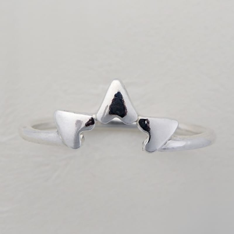 BELLOOGGI Triple Heart Ring