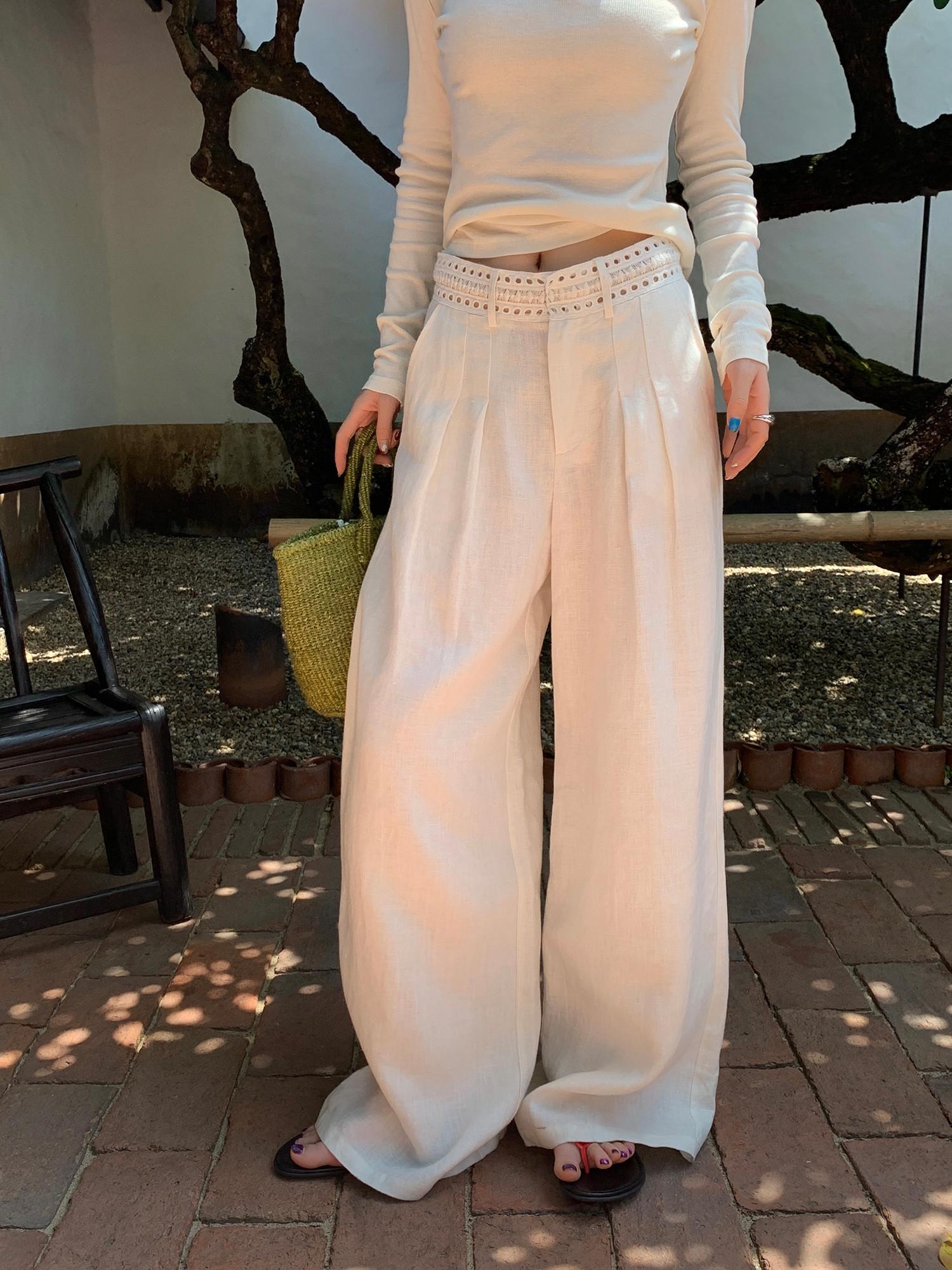 

Heavy Craftsmanship Pleated Cotton-Linen Straight-Leg Pants, Spring/Summer 2026. Medium грязно-белый
