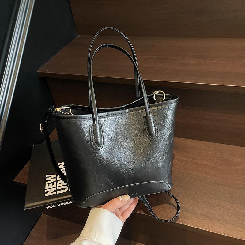 IELGY Retro Large Capacity Spring Summer Casual Messenger Bag Portable Bucket Bag