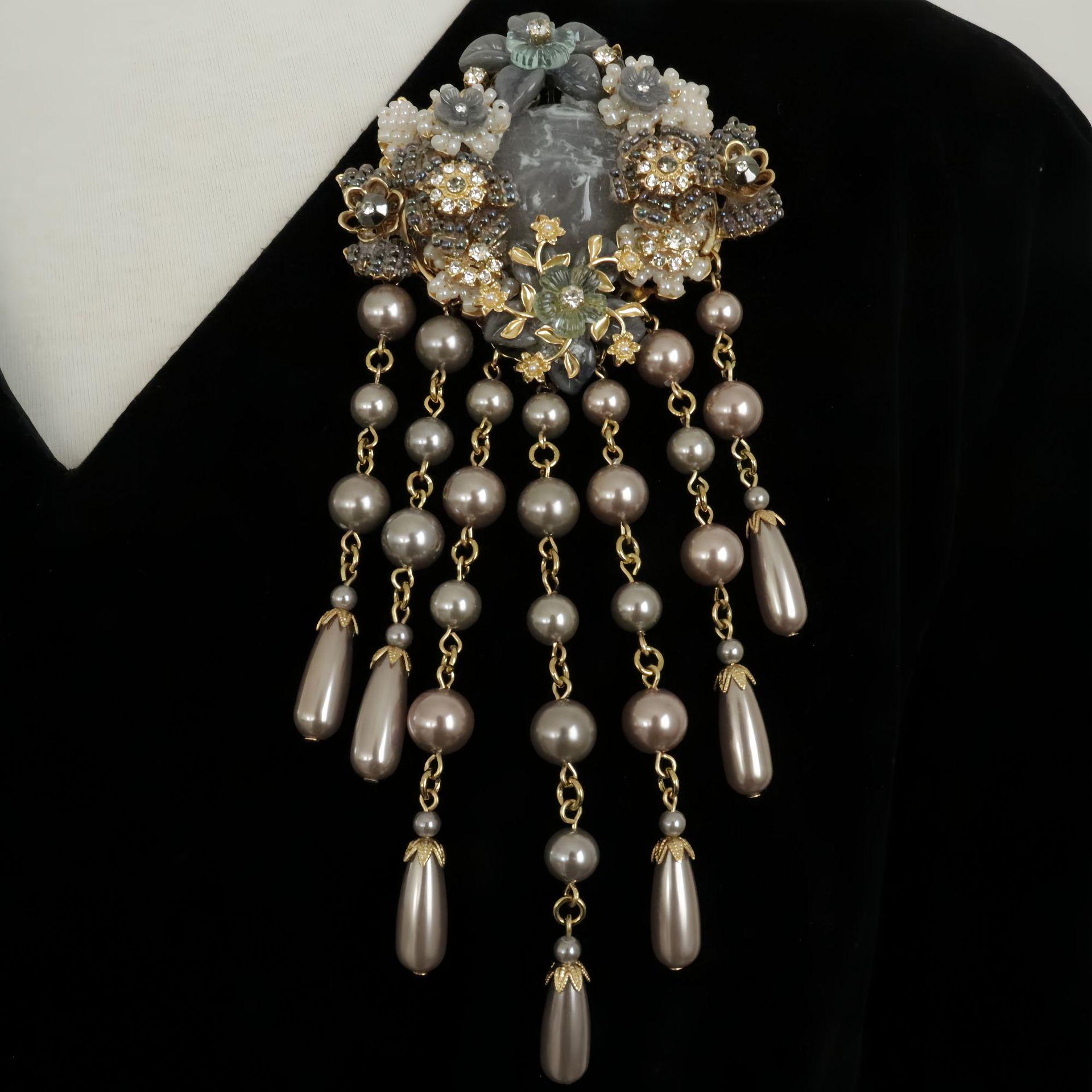 Elegant Hand-woven Tassel Flower Brooch with Niche Design
