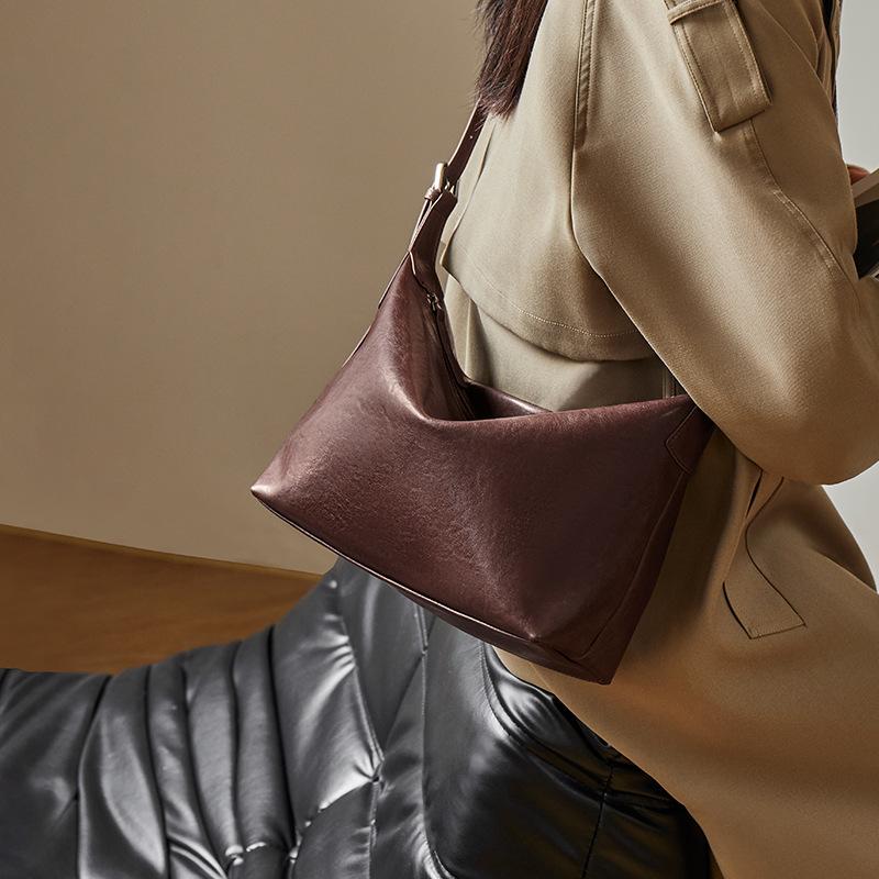 2025 Autumn Winter New Underarm Bag Vintage Genuine Leather High-end Feel Single Shoulder Bag Versatile Casual Commuter Crossbody Women's Bag