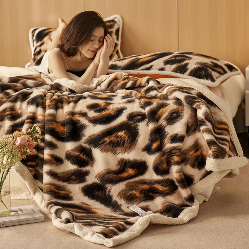 Leopard Print Flannel Throw Blanket Autumn Winter Thicken Warm Plush Blanket for Sofa Bed Queen Size Double Cozy Soft Comforter