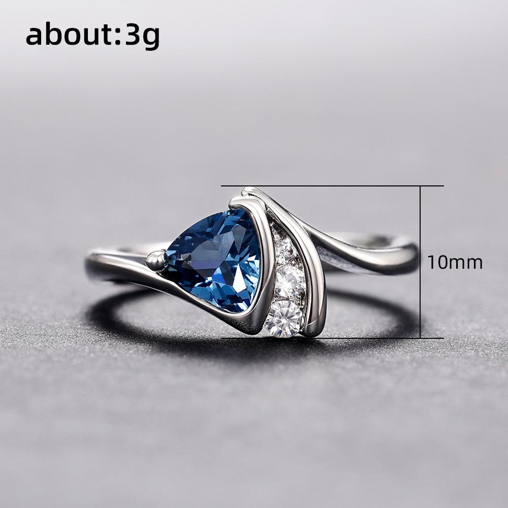 Twisted Arm Fat Triangle Moran Zircon Ring Female, Romantic Marriage Proposal Light Luxury Ring