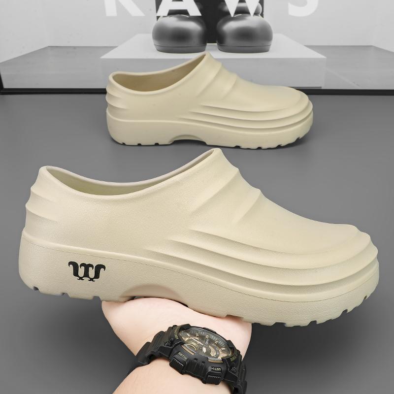 Fashion Summer Men's Shoes Anti Slip Indoor Kitchen Work Lightweight Waterproof New Fashion Garden Shoes Anti Slip Beach Shoes 39-48